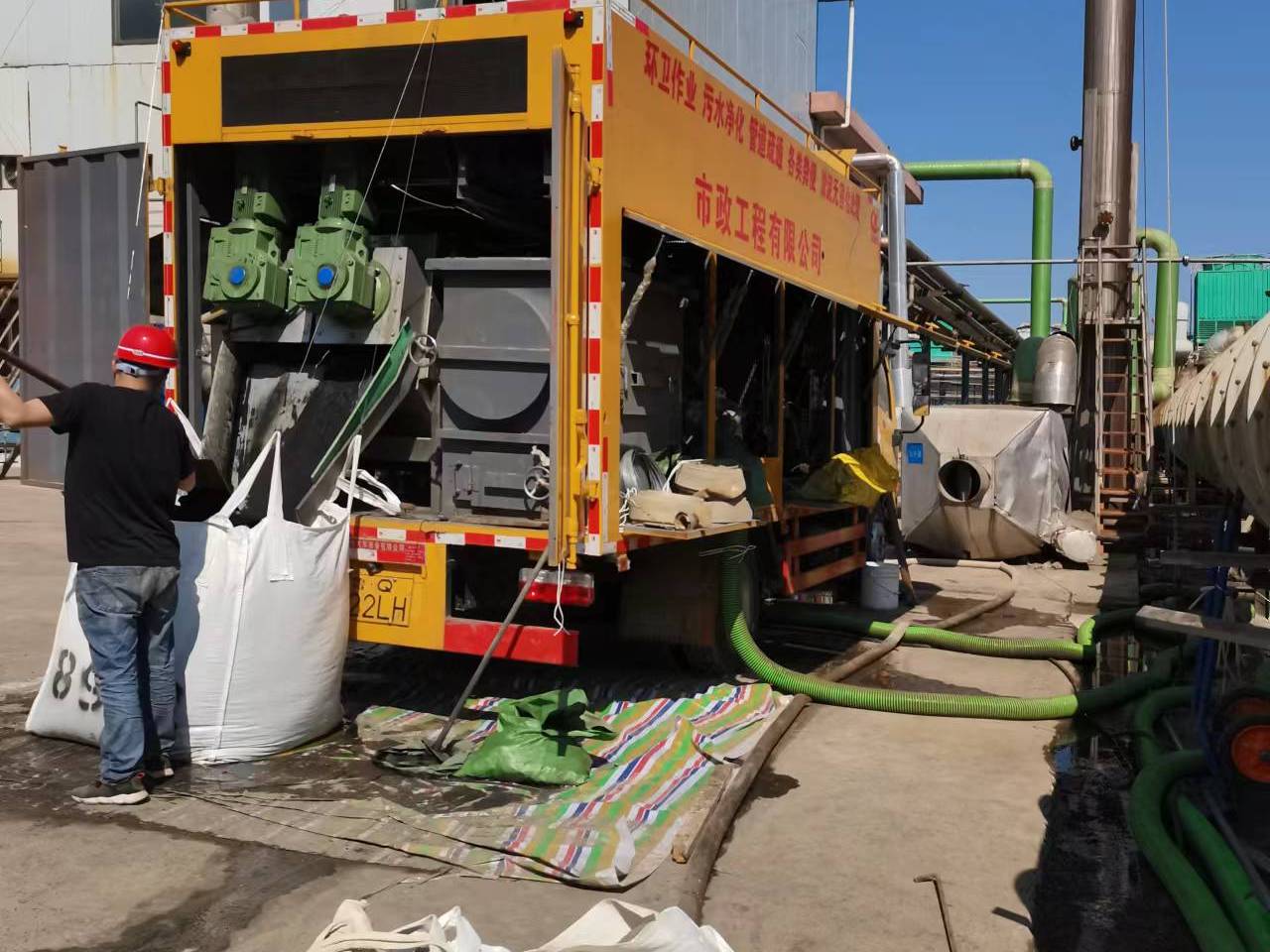 琼中淤泥压干处理